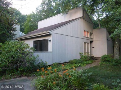 9323 Raintree Rd, Burke, VA 22015 - photo 2