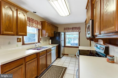 5147 Colebrook Dr, La Plata, MD 20646 - photo 6