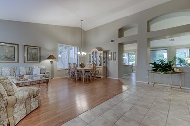 2384 W Ivanhoe St-6