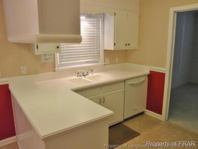 489 Lennox Dr, Fayetteville, NC 28303 - photo 7