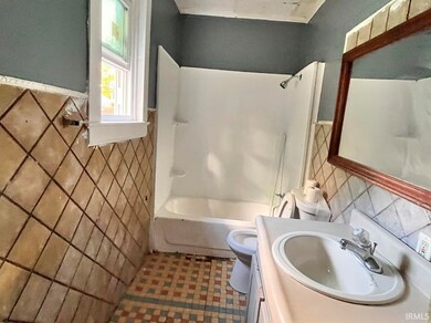 435 Washington St, Logansport, IN 46947 - photo 7