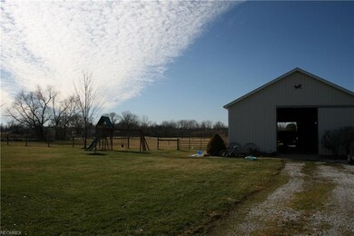 Barn with pastures for your horses!