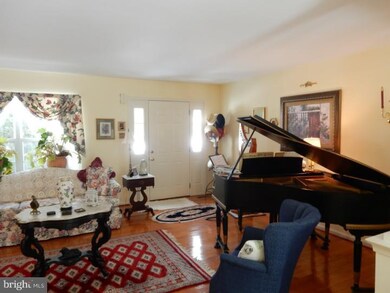 6084 High Meadow Dr, Pipersville, PA 18947 - photo 3