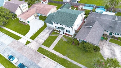 Front yard view
