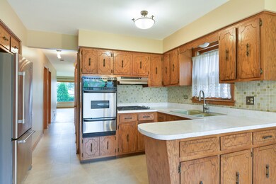 2252 Webster Ln, Des Plaines, IL 60018 - photo 4