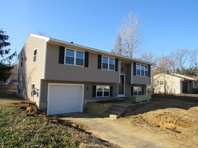 7 Hannum Brook Dr, Easthampton, MA 01027 - photo 2