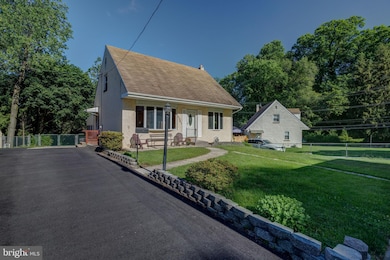 1363 Valley Rd, Woodlyn, PA 19094 - photo 2