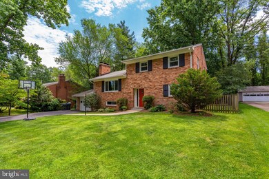 6719 Haycock Rd, Falls Church, VA 22043 - photo 3