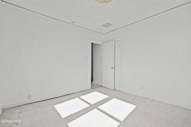 3418 Frankfort Ave, El Paso, TX 79930 - photo 7