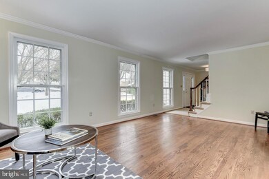 2011 Miracle Ln, Falls Church, VA 22043 - photo 4