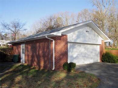 560 N Mccrary St, Asheboro, NC 27205 - photo 3