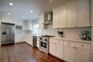 SUNNY AND SPACIOUS KITCHEN WITH UPGRADED APPLIANCE