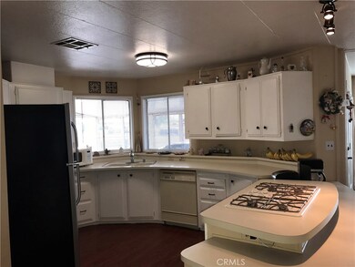 13958 Victoria Ct, Victorville, CA 92395 - photo 6