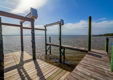 Dock with power & water