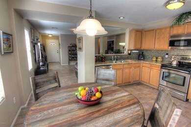 Eat-In Kitchen