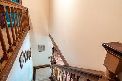 VBV_7122-Edit_STAIRS