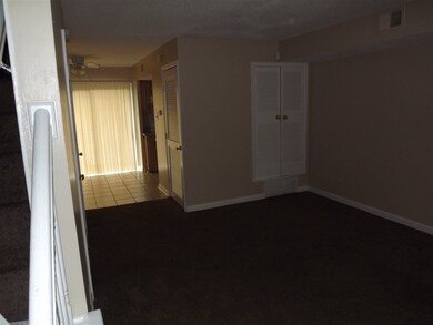 Open floor plan. Living room is spacious! Lots of 