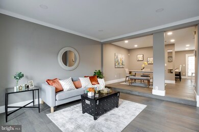 8036 Merry Oaks Ct, Vienna, VA 22182 - photo 7