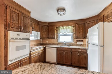 153 Elephant Rd, Dublin, PA 18917 - photo 2