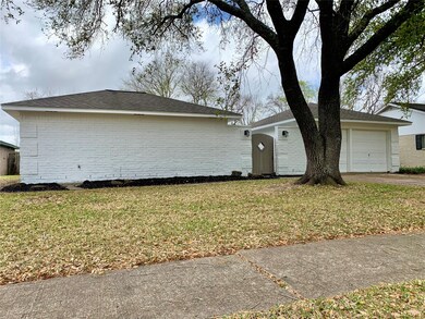 602 W Castle Harbour Dr, Friendswood, TX 77546 - photo 3