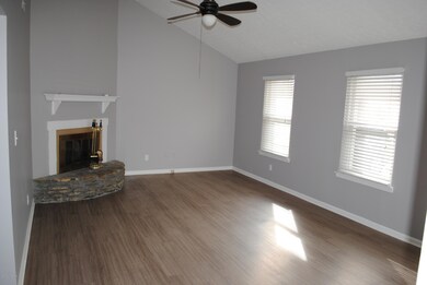 8207 Cortland Dr, Louisville, KY 40228 - photo 5