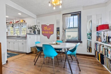 6-DiningRoom