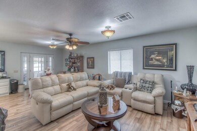 Family Room (2)-SMALL
