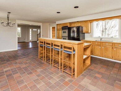Eat-in Kitchen