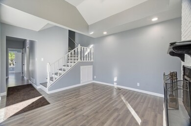 804 Richards St, Joliet, IL 60433 - photo 4