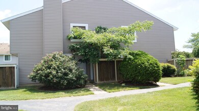 5776 Village Green Dr unit 10, Alexandria, VA 22309 - photo 2