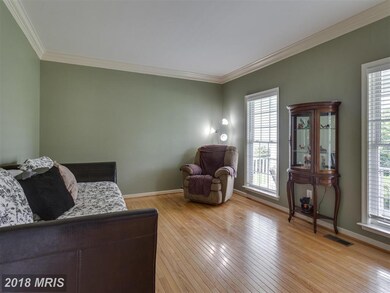 748 Sussex Ct, Sykesville, MD 21784 - photo 2