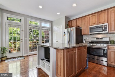 8298 Reiser Ln, Lorton, VA 22079 - photo 2