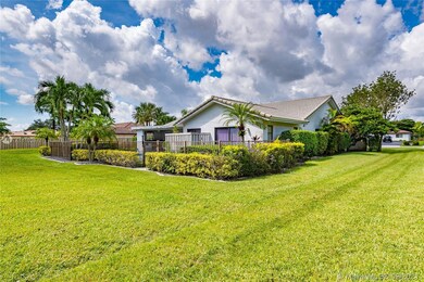 22412 Waterside Dr, Boca Raton, FL 33428 - photo 7