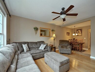 40 Rotunda Cir, Asheville, NC 28806 - photo 3