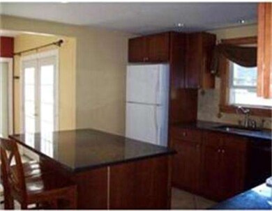 381 Shea St, Fitchburg, MA 01420 - photo 5