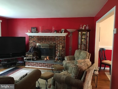 4944 Jackson Dr, Brookhaven, PA 19015 - photo 3