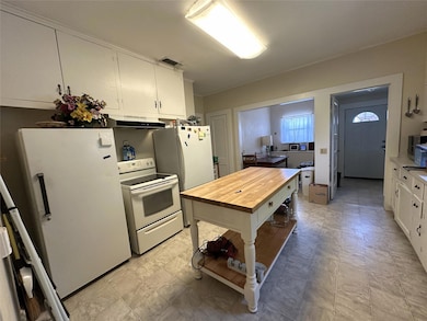 258 S Washington St, La Grange, TX 78945 - photo 6