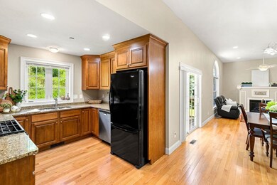 9 Cascade Cir, Merrimack, NH 03054 - photo 5