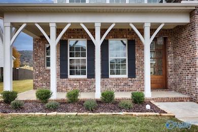 7806 Lake Walk Way SE, Owens Cross Roads, AL 35763 - photo 4