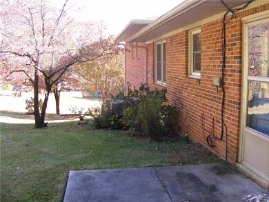 428 Holloway St, Walhalla, SC 29691 - photo 5