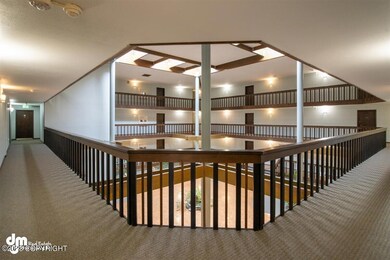 04-Lobby_ELI03923-HDR