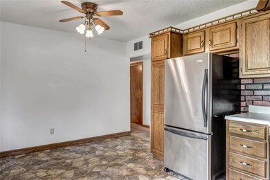 Eat-in Kitchen