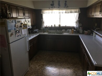 438 Booth Dr, San Marcos, TX 78666 - photo 3