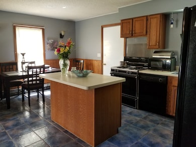 68 Cogswell St, Haverhill, MA 01832 - photo 4