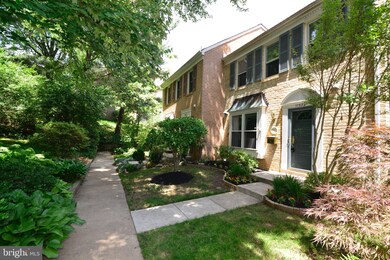 11539 Pine Cone Ct, Reston, VA 20191 - photo 2