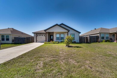 319 Blakney St, Cleburne, TX 76031 - photo 5