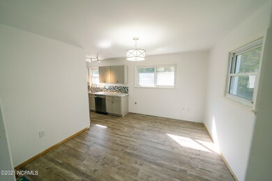 122 Wilson Dining Kitchen 2