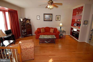 13034 Woodcutter Cir, Germantown, MD 20876 - photo 3