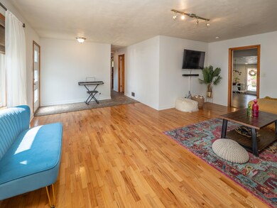 194 Kellogg St-106