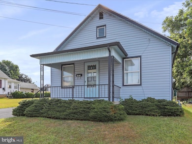 817 Maple St, Waynesboro, PA 17268 - photo 4